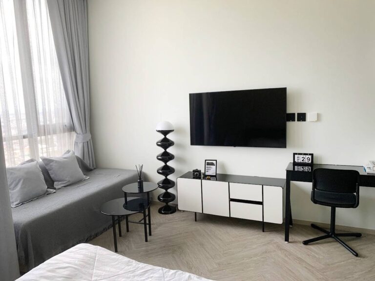 Chapter Charoennakhon–Riverside