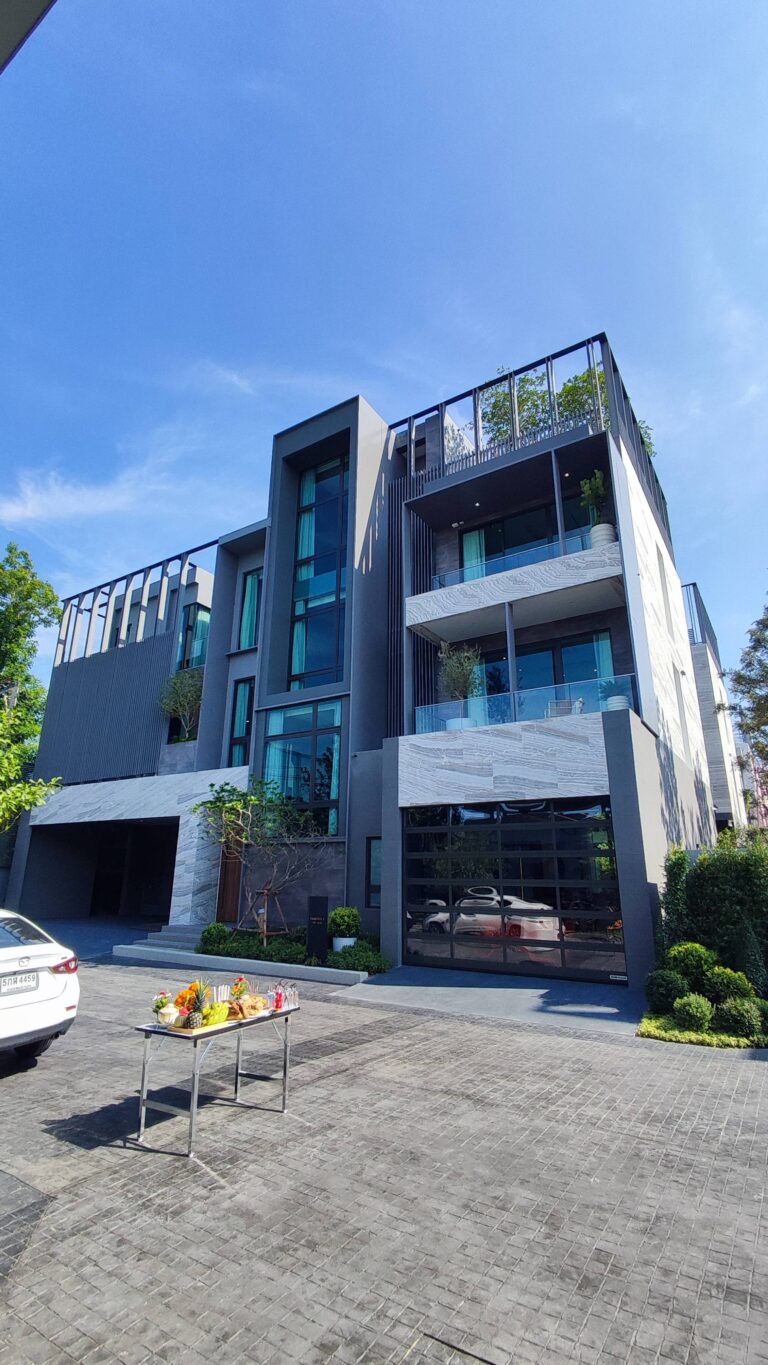 95E1 – Ninety Five East One