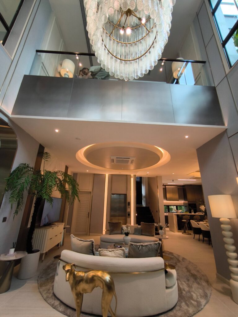 Connoisseur Phatthanakan